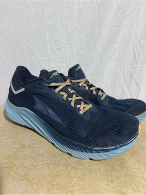 Altra Rivera 3 blue athletic sneakers womans Size 9